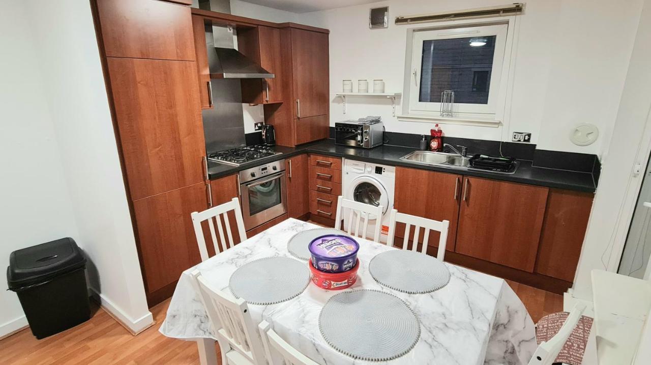 Lovely 3 Bedroom Apartment - Free Parking Edimburgo Exterior foto